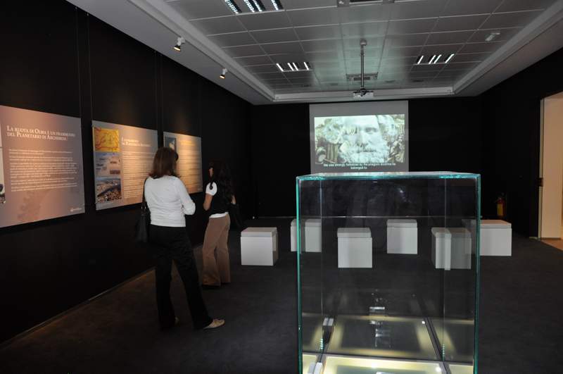 MOSTRA (Exhibition): IL PLANETARIO DI ARCHIMEDE RITROVATO (The discovery of Archimedes' Orrery) - Aeroporto Olbia Costa Smeralda, Aerostazione passeggeri, 1 piano, Sardegna, Italy - dal 28 aprile 2010 al 30 settembre 2011, h. 9.00-23.00.